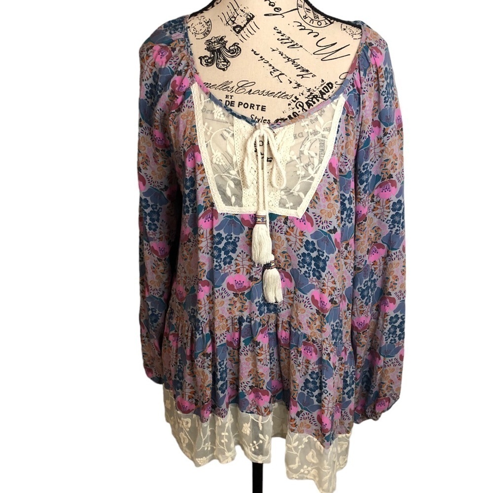 Matilda Jane Womens L Peasant Blouse Floral lace trim with tassel front